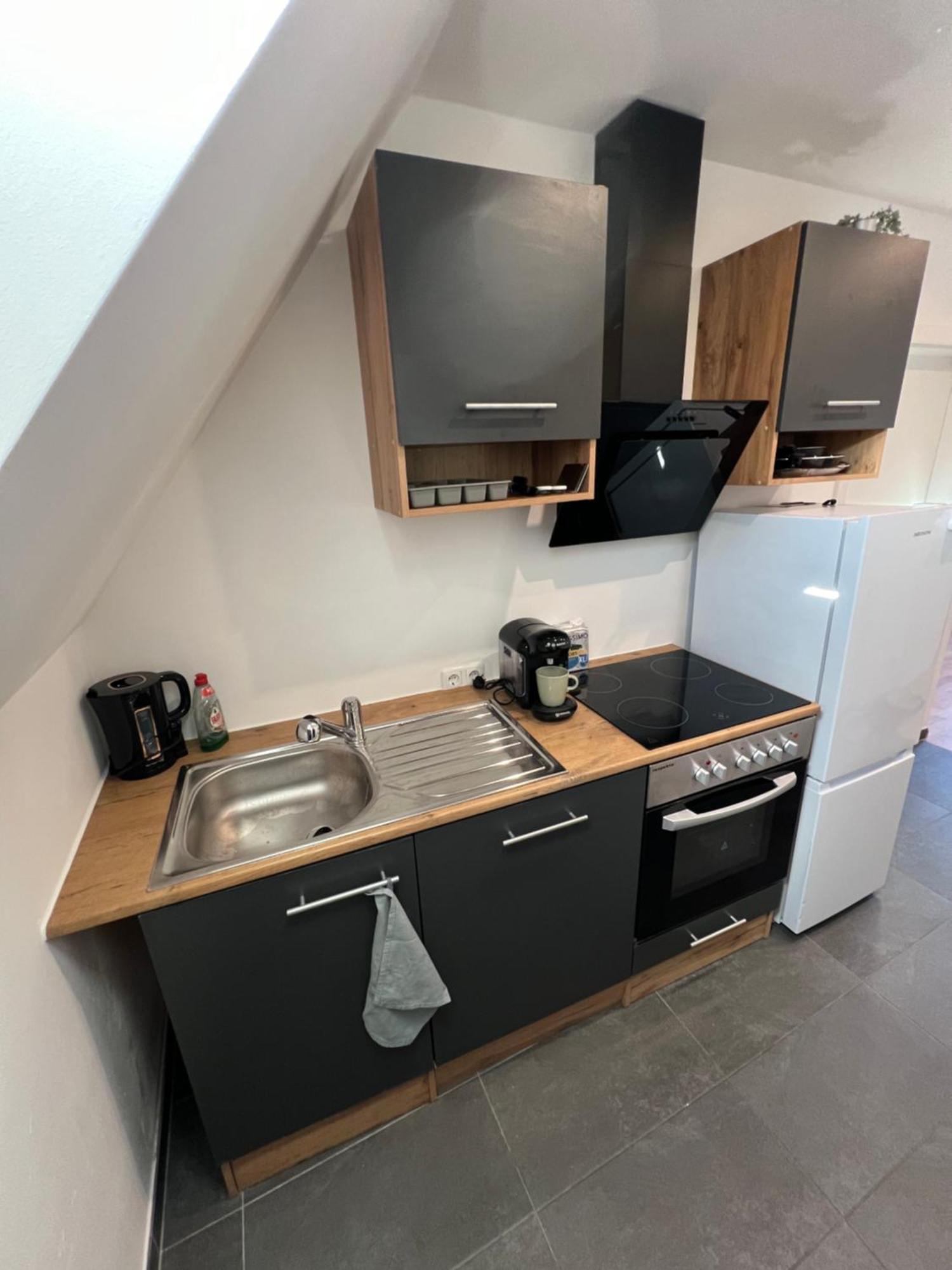 Moderne Wohnung Karlsruhe Neureut, Fussbodenheizung - Regendusche - Waschmaschine - Stellplatz المظهر الخارجي الصورة