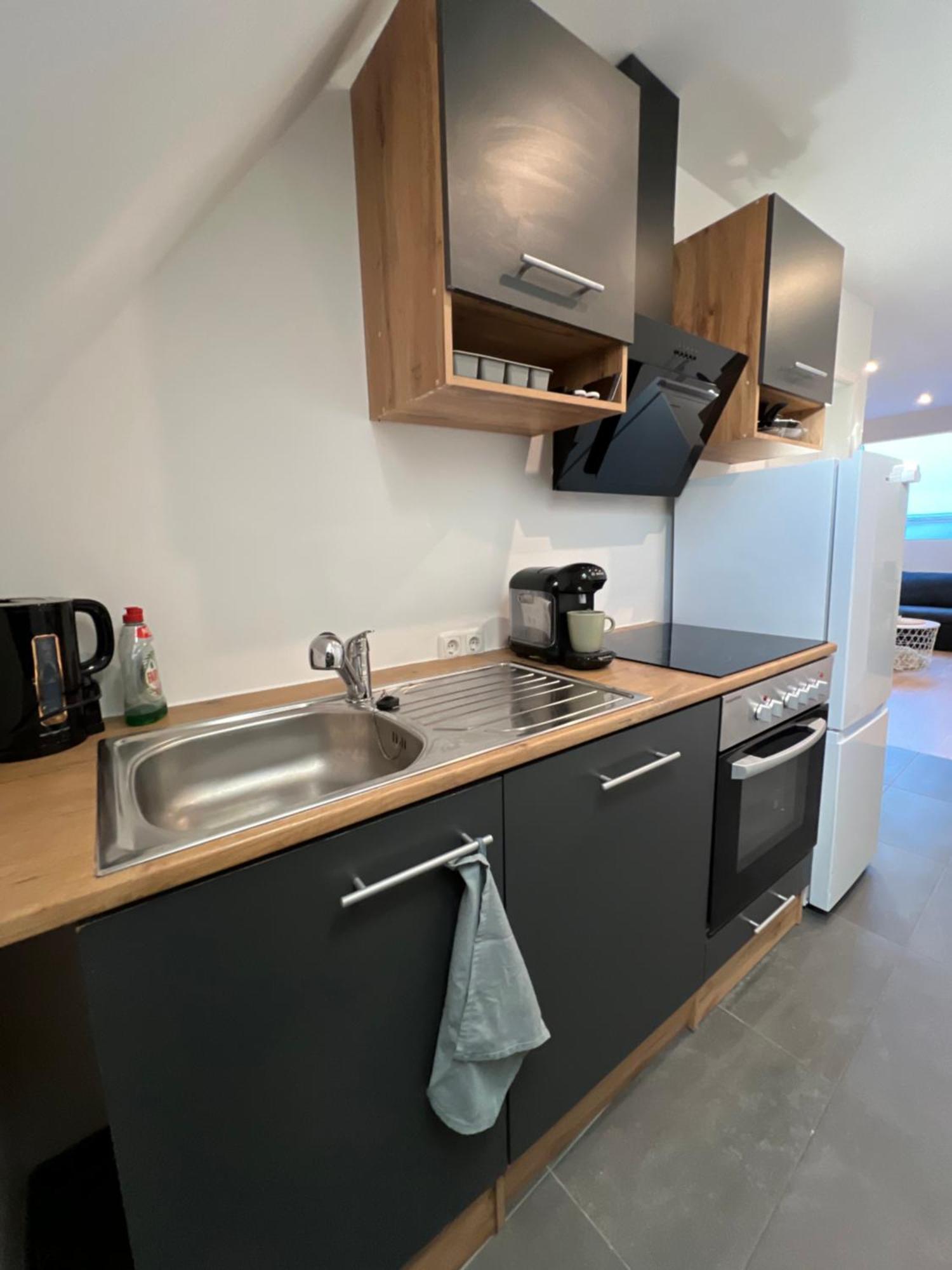 Moderne Wohnung Karlsruhe Neureut, Fussbodenheizung - Regendusche - Waschmaschine - Stellplatz المظهر الخارجي الصورة